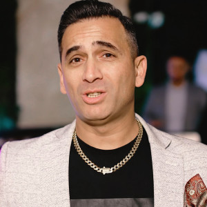 Dengarkan Mai baieti, mai cucuieti lagu dari Ionut de la Campia Turzii dengan lirik