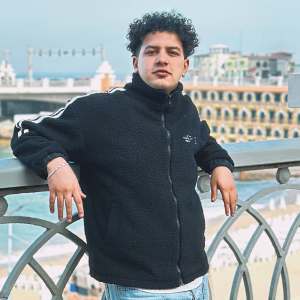 Listen to انت اخويا فيلو و فليكس song with lyrics from Moamen Moaa