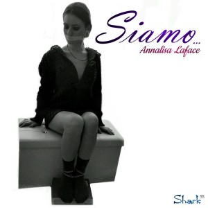 ดาวน์โหลดและฟังเพลง Siamo พร้อมเนื้อเพลงจาก Annalisa Laface