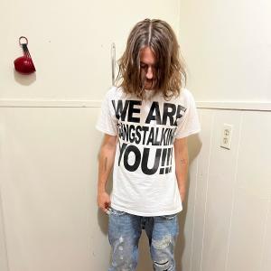 ดาวน์โหลดและฟังเพลง FaceCard (Explicit) พร้อมเนื้อเพลงจาก finn