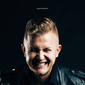 Listen to Tańcz głupia tańcz song with lyrics from Dawid Narożny