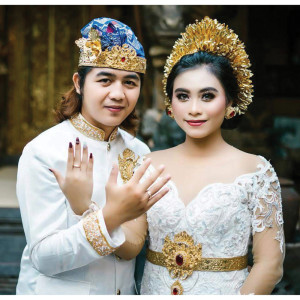 Dengarkan lagu Canggu-Karangasem nyanyian Rocktober dengan lirik