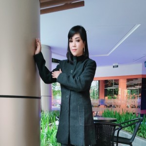Dengarkan lagu IBU KU TERCINTA nyanyian Rheina dengan lirik