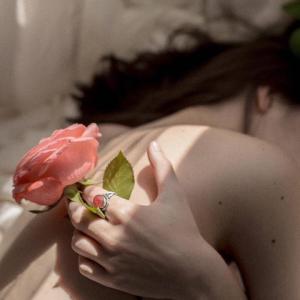Listen to 花和你 (完整版) song with lyrics from CMJ
