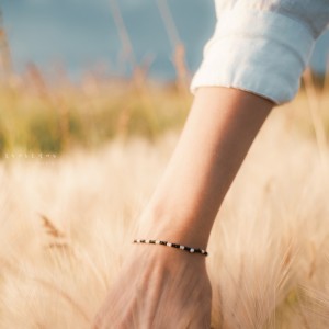 Listen to On A Lonely Day song with lyrics from Helena Kim