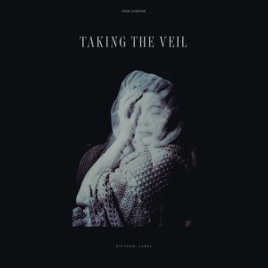 Dengarkan lagu Quiet Inside Your Chest nyanyian Hior Chronik dengan lirik