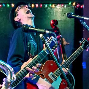 收聽Rockabilly Steve的Feeling Down歌詞歌曲