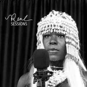 收聽PETER的Ouro歌詞歌曲