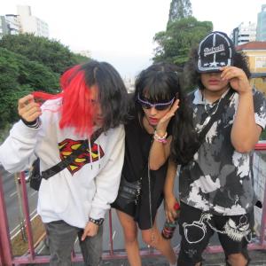 Dengarkan lagu cyberparty (Explicit) nyanyian Raken dengan lirik