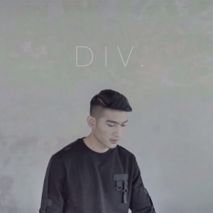 ดาวน์โหลดและฟังเพลง Tak Selalu Sama พร้อมเนื้อเพลงจาก DIV