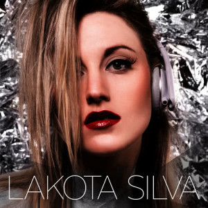 ดาวน์โหลดและฟังเพลง Teeth พร้อมเนื้อเพลงจาก Lakota Silva