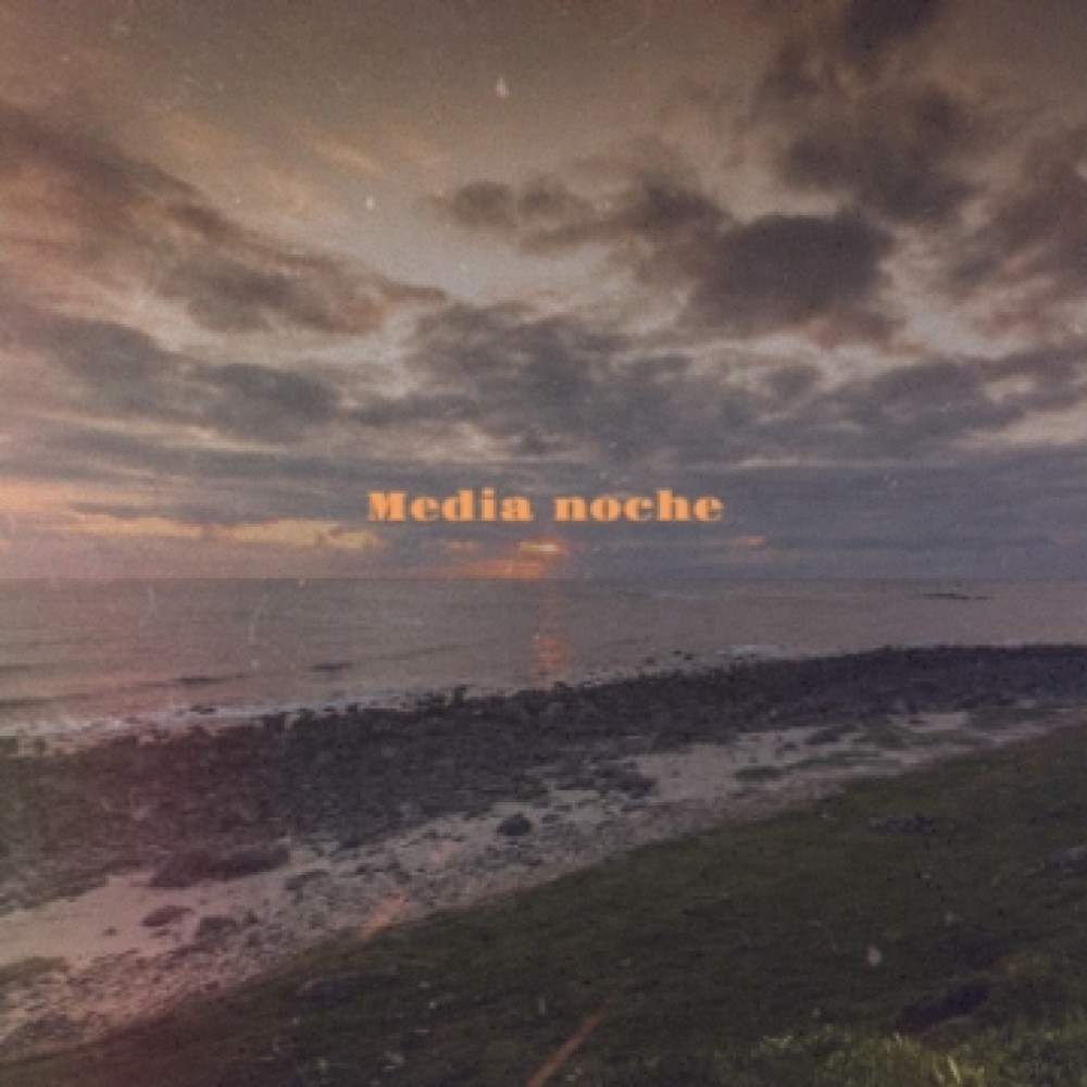 Media Noche