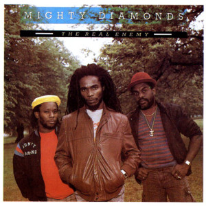 收聽Mighty Diamonds的Mr. Botha歌詞歌曲