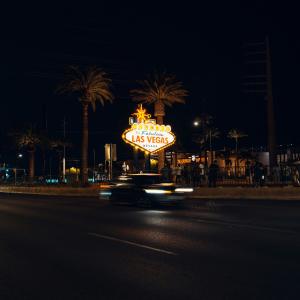 收聽Love Suri的F LOVE (feat. Death2Vert) (Explicit)歌詞歌曲