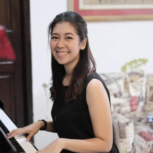 ดาวน์โหลดและฟังเพลง Bertemu Diri พร้อมเนื้อเพลงจาก Bunga Refiliani