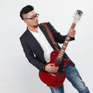 Listen to 难得今生相爱过 (完整版) song with lyrics from 刘阳