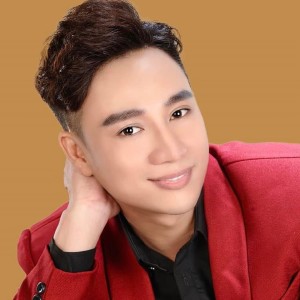 Dengarkan lagu Xin Em Đừng Khóc Vu Quy nyanyian Hoàng Phong dengan lirik