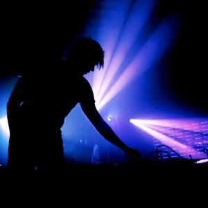 Listen to The Band (Trap Urban Remix) song with lyrics from High Voltage