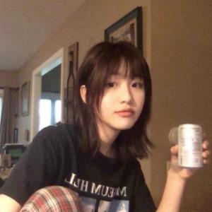 收听NemesiZ的Ms. Hollywood歌词歌曲