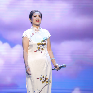 Listen to 欢欢喜喜迎新春 (完整版) song with lyrics from 戴燕青