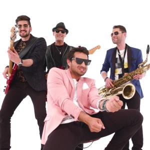 Dengarkan lagu Punca, drž' se stran od mene nyanyian Čuki dengan lirik