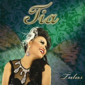 收聽Tia的Biarkan Aku (Album Version)歌詞歌曲
