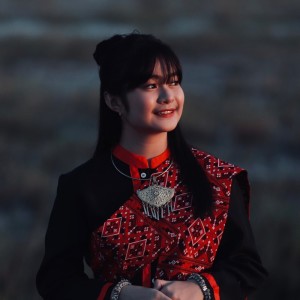 Dengarkan lagu สาววานร nyanyian น้ำทิพย์ ธิดา dengan lirik