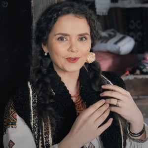 Listen to De Erai Bade-Nsurat song with lyrics from Angelica Flutur