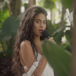 收聽Jessie Reyez的COFFIN (Acoustic)歌詞歌曲