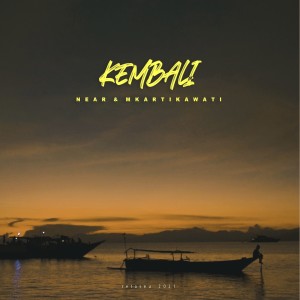 Dengarkan lagu Kembali nyanyian Mkartikawati dengan lirik