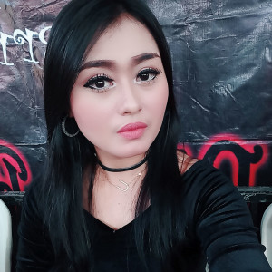 Listen to Cinta Kesingkir song with lyrics from Ummy Nabilla