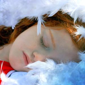 Dengarkan lagu Relaxing Song nyanyian Chillout Piano Lounge dengan lirik