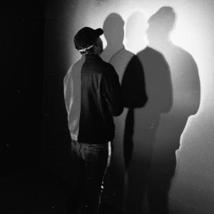 อัลบัม The Three Me's (Explicit) ศิลปิน Kyi The Kid