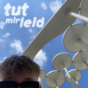 收聽lost2night的tut mir leid歌詞歌曲