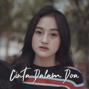 Dengarkan lagu Cinta Dalam Doa Feat. Maria Reres nyanyian Ipank Yuniar dengan lirik