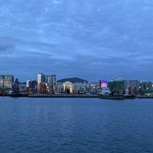 收聽地底樂團的患難歌詞歌曲