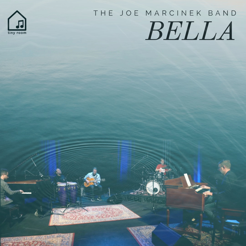 Bella (Tiny Room Session)