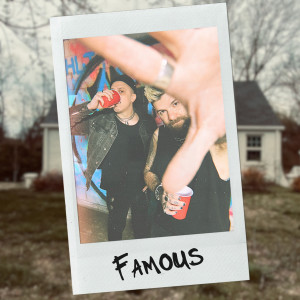 ดาวน์โหลดและฟังเพลง Famous พร้อมเนื้อเพลงจาก Her Leather Jacket