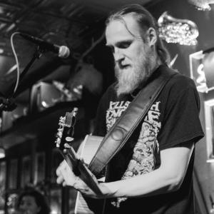 ดาวน์โหลดและฟังเพลง I Can See a Darkness Demo พร้อมเนื้อเพลงจาก Ray Scully