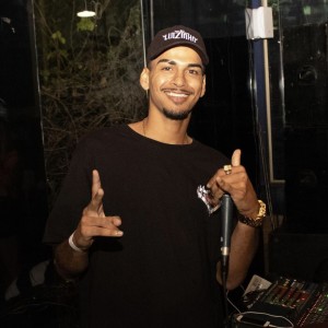 收听DJ LUIZINHO ES的TROPA DO LUIZINHO (Explicit)歌词歌曲