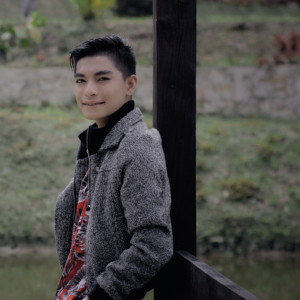 Listen to Demi Cinta Biar Ku Mengalah song with lyrics from Yoga Vhein