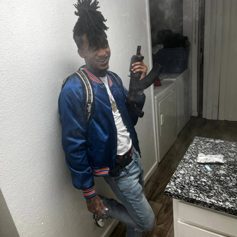 Outside (feat. Cmb bankroll) (Explicit)