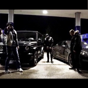 Dengarkan lagu Trapkings (Explicit) nyanyian Mr.Busta dengan lirik