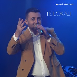收聽Elton Qeraj的Te Lokali (Live)歌詞歌曲