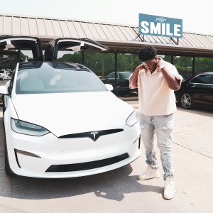 Album Smile (Explicit) oleh Young Bopete