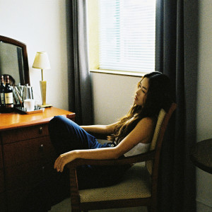 ดาวน์โหลดและฟังเพลง Fade away พร้อมเนื้อเพลงจาก HYEEUN