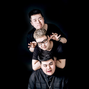 Dengarkan lagu 别在夜里哭 (DJ版) nyanyian 半吨兄弟 dengan lirik