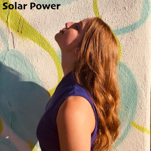 ดาวน์โหลดและฟังเพลง Solar Power พร้อมเนื้อเพลงจาก Renae Sullivan