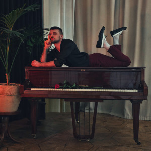 ARTUR KARTON的专辑Танго (Explicit)