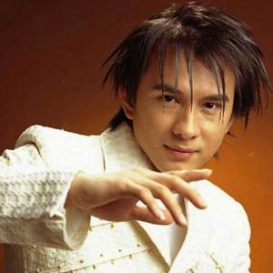 Listen to Mặt Trời Lạnh song with lyrics from Đan Trường